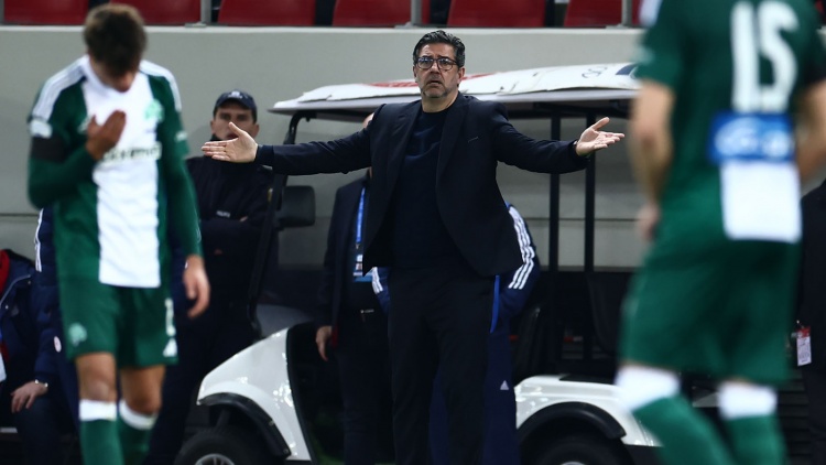 &Beta;&iota;&tau;ό&rho;&iota;&alpha;: &laquo;&Delta;&epsilon;&nu; &xi;&epsilon;&kappa;&iota;&nu;ά&mu;&epsilon; &tau;&omicron;&nu; &alpha;&gamma;ώ&nu;&alpha; &mu;&epsilon; &sigma;&tau;ό&chi;&omicron; &tau;&eta;&nu; &iota;&sigma;&omicron;&pi;&alpha;&lambda;ί&alpha; - &Kappa;&rho;&alpha;&tau;ά&mu;&epsilon; ό&tau;&iota; &epsilon;ί&mu;&alpha;&sigma;&tau;&epsilon; &mu;έ&sigma;&alpha; &sigma;&tau;&omicron;&upsilon;&sigmaf; &sigma;&tau;ό&chi;&omicron;&upsilon;&sigmaf; &mu;&alpha;&sigmaf;&raquo;
