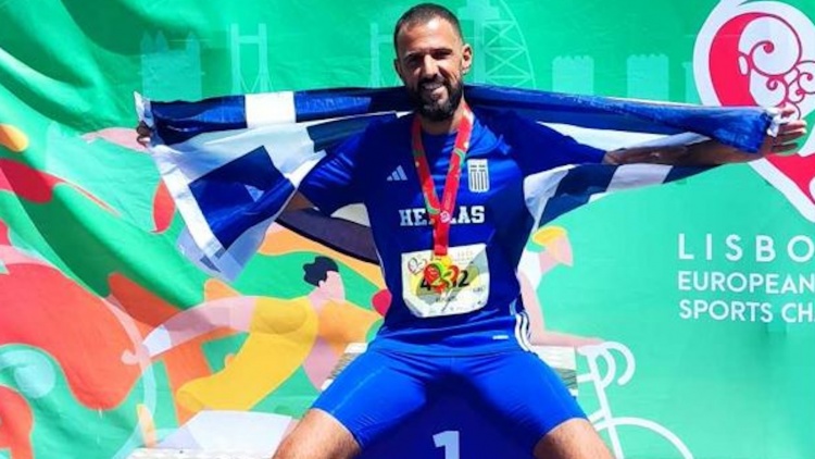 &Pi;&rho;ώ&tau;&omicron;&sigmaf; &sigma;&tau;&eta;&nu; &Epsilon;&upsilon;&rho;ώ&pi;&eta; &kappa;&alpha;&iota; &sigma;&tau;&alpha; 800 &mu;έ&tau;&rho;&alpha; &omicron; &Kappa;&alpha;&pi;&rho;ά&lambda;&omicron;&sigmaf;