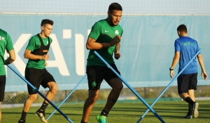 &Mu;&epsilon; &Tau;&sigma;ά&beta;&epsilon;&sigmaf; &eta; &alpha;&pi;&omicron;&sigma;&tau;&omicron;&lambda;ή &gamma;&iota;&alpha; &Alpha;&tau;&rho;ό&mu;&eta;&tau;&omicron;