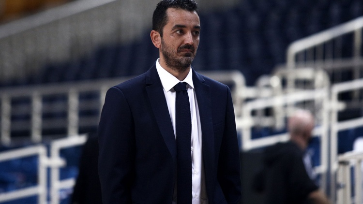 &Beta;ό&beta;&omicron;&rho;&alpha;&sigmaf;: &laquo;&Kappa;&rho;&alpha;&tau;ά&mu;&epsilon; &tau;&eta;&nu; ά&mu;&upsilon;&nu;ά &mu;&alpha;&sigmaf; - &Kappa;ά&theta;&epsilon; &lambda;ά&theta;&omicron;&sigmaf; &pi;&rho;έ&pi;&epsilon;&iota; &nu;&alpha; &mu;&alpha;&sigmaf; &pi;&omicron;&nu;ά&epsilon;&iota;&raquo;