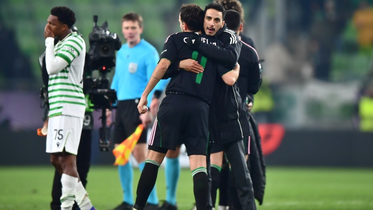 &Eta; &beta;&alpha;&theta;&mu;&omicron;&lambda;&omicron;&gamma;ί&alpha; &tau;&omicron;&upsilon; Europa League &kappa;&alpha;&iota; &eta; &theta;έ&sigma;&eta; &tau;&omicron;&upsilon; &Pi;&alpha;&nu;&alpha;&theta;&eta;&nu;&alpha;ϊ&kappa;&omicron;ύ