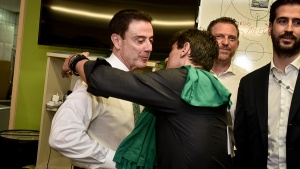 &Epsilon;ί&pi;&epsilon; ό&chi;&iota; &gamma;&iota;&alpha; &Pi;&rho;ό&epsilon;&delta;&rho;&omicron;&sigmaf; &sigma;&tau;&omicron;&nu; &Pi;&alpha;&nu;&alpha;&theta;&eta;&nu;&alpha;ϊ&kappa;ό &omicron; &Pi;&iota;&tau;ί&nu;&omicron; (pic)