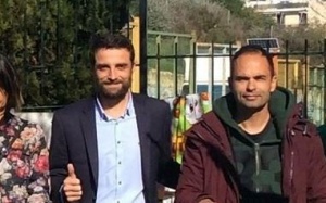 &Eta; &pi;&omicron;&delta;&eta;&lambda;&alpha;&sigma;ί&alpha; &tau;&omicron;&upsilon; &Pi;&Alpha;&Omicron; &sigma;&tau;&omicron; &laquo;&Chi;&alpha;&mu;ό&gamma;&epsilon;&lambda;&omicron; &tau;&omicron;&upsilon; &Pi;&alpha;&iota;&delta;&iota;&omicron;ύ&raquo;