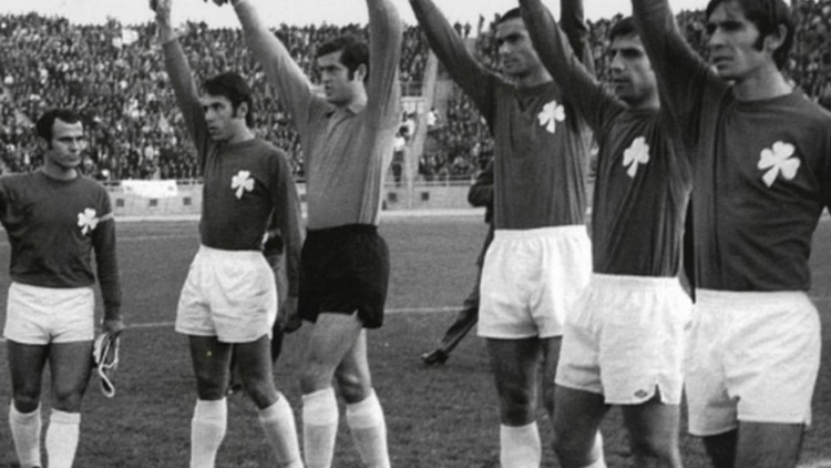 &Eta; &kappa;&omicron;&rho;&upsilon;&phi;&alpha;ί&alpha; &laquo;&pi;&rho;ά&sigma;&iota;&nu;&eta;&raquo; &pi;&omicron;&delta;&omicron;&sigma;&phi;&alpha;&iota;&rho;&iota;&kappa;ή &chi;&rho;&omicron;&nu;&iota;ά!