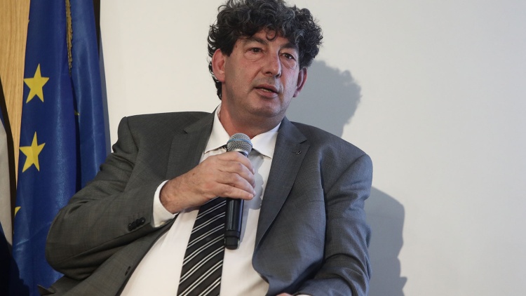 &Kappa;&Alpha;&Epsilon; &Pi;&alpha;&nu;&alpha;&theta;&eta;&nu;&alpha;ϊ&kappa;ό&sigmaf;: &laquo;&Nu;&alpha; &pi;&alpha;&rho;&alpha;&tau;&eta;&theta;&epsilon;ί &omicron; &Gamma;&alpha;&lambda;&alpha;&tau;&sigma;ό&pi;&omicron;&upsilon;&lambda;&omicron;&sigmaf;&raquo;