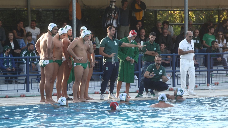 &Pi;&alpha;&nu;&alpha;&theta;&eta;&nu;&alpha;ϊ&kappa;ό&sigmaf; - &Alpha;&Epsilon;&Kappa;: &Sigma;&upsilon;&nu;&epsilon;&chi;ί&zeta;&epsilon;&iota; &mu;&epsilon; &nu;&tau;έ&rho;&mu;&pi;&iota; &tau;&omicron; &laquo;&pi;&rho;ά&sigma;&iota;&nu;&omicron;&raquo; &pi;ό&lambda;&omicron;