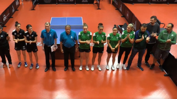 Europe Trophy: &Sigma;&tau;&alpha; &eta;&mu;&iota;&tau;&epsilon;&lambda;&iota;&kappa;ά &tau;&alpha; &kappa;&omicron;&rho;ί&tau;&sigma;&iota;&alpha; - &Eta; &Alpha;&nu;&tau;&beta;έ&rho;&pi; &tau;&omicron; &laquo;&epsilon;&mu;&pi;ό&delta;&iota;&omicron;&raquo; &gamma;&iota;&alpha; &tau;&omicron;&nu; &tau;&epsilon;&lambda;&iota;&kappa;ό!
