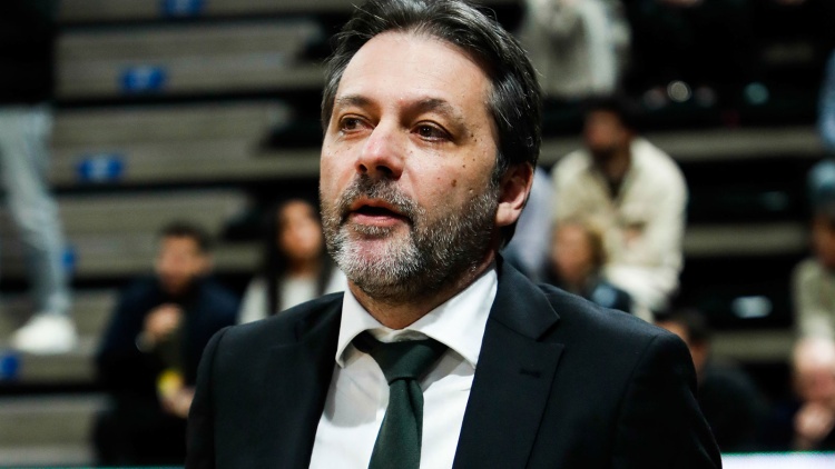 &Sigma;&epsilon;&rho;έ&lambda;&eta;&sigmaf;: &laquo;Ή&tau;&alpha;&nu; &sigma;&eta;&mu;&alpha;&nu;&tau;&iota;&kappa;ή &nu;ί&kappa;&eta; - &Pi;&alpha;ί&xi;&alpha;&mu;&epsilon; &kappa;&alpha;&lambda;ά &sigma;&tau;&eta;&nu; &epsilon;&pi;ί&theta;&epsilon;&sigma;&eta;&raquo;