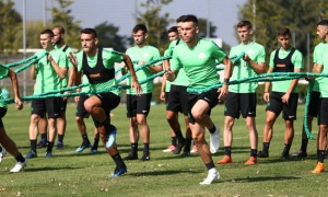 &Zeta;&eta;&tau;ά&epsilon;&iota; &gamma;&kappa;&omicron;&lambda; &omicron; &Delta;ώ&nu;&eta;&sigmaf;