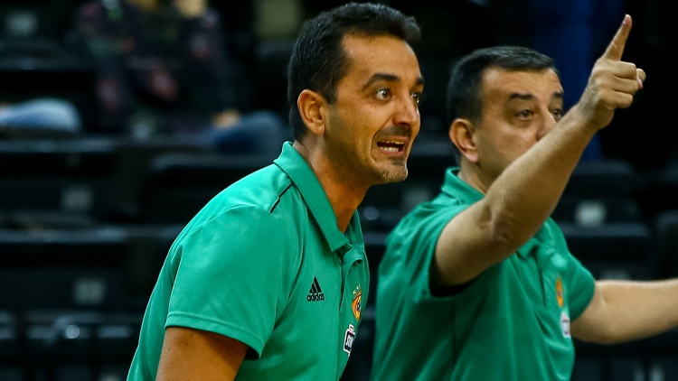 &Beta;ό&beta;&omicron;&rho;&alpha;&sigmaf;: &laquo;&Alpha;&lambda;&lambda;ά&xi;&alpha;&mu;&epsilon; &pi;&omicron;&lambda;&lambda;ά &alpha;&pi;ό &tau;&omicron; &pi;&alpha;&iota;&chi;&nu;ί&delta;&iota; &mu;&epsilon; &tau;&eta;&nu; &Zeta;&alpha;&lambda;&gamma;&kappa;ί&rho;&iota;&sigmaf;&raquo;
