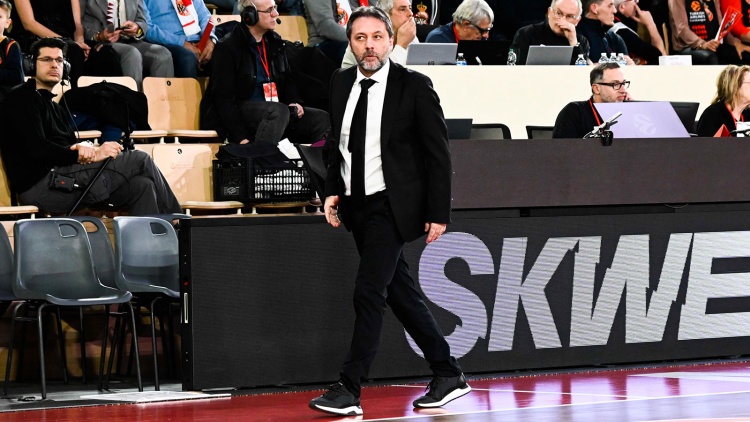 &Sigma;&epsilon;&rho;έ&lambda;&eta;&sigmaf;: &laquo;&Delta;&epsilon;&nu; &mu;&pi;&omicron;&rho;έ&sigma;&alpha;&mu;&epsilon; &nu;&alpha; &alpha;&kappa;&omicron;&lambda;&omicron;&upsilon;&theta;ή&sigma;&omicron;&upsilon;&mu;&epsilon; &sigma;&tau;&omicron; 4&omicron; &delta;&epsilon;&kappa;ά&lambda;&epsilon;&pi;&tau;&omicron;&raquo;
