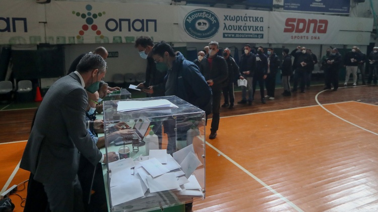 &Omicron;&lambda;&omicron;&kappa;&lambda;&eta;&rho;ώ&theta;&eta;&kappa;&epsilon; &eta; &psi;&eta;&phi;&omicron;&phi;&omicron;&rho;ί&alpha; - &Pi;&epsilon;&rho;ί&pi;&omicron;&upsilon; 3.000 &tau;&alpha; &mu;έ&lambda;&eta; &pi;&omicron;&upsilon; &psi;ή&phi;&iota;&sigma;&alpha;&nu;
