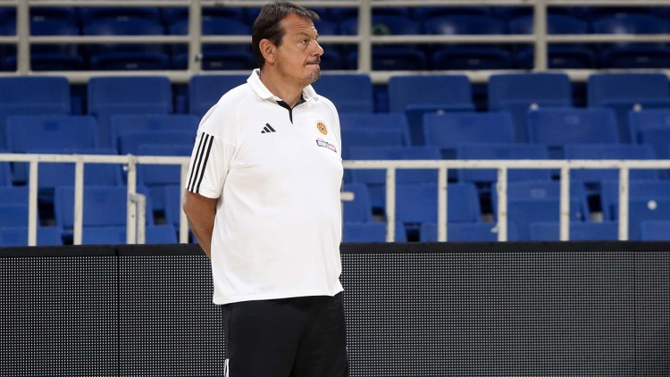 &Alpha;&tau;&alpha;&mu;ά&nu;: &laquo;&Delta;&epsilon;&nu; &upsilon;&pi;ά&rho;&chi;&epsilon;&iota; &epsilon;ύ&kappa;&omicron;&lambda;&omicron; &mu;&alpha;&tau;&sigmaf; - &Pi;&rho;έ&pi;&epsilon;&iota; &nu;&alpha; &pi;&alpha;ί&xi;&omicron;&upsilon;&mu;&epsilon; &epsilon;&pi;&iota;&theta;&epsilon;&tau;&iota;&kappa;ά&raquo;