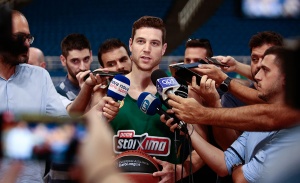 &Phi;&rho;&iota;&nu;&tau;έ&tau;: &laquo;Ό&lambda;&omicron;&iota; &epsilon;ί&nu;&alpha;&iota; &epsilon;&pi;&alpha;&gamma;&gamma;&epsilon;&lambda;&mu;&alpha;&tau;ί&epsilon;&sigmaf;, &alpha;&kappa;&omicron;ύ&omega; &sigma;&upsilon;&nu;έ&chi;&epsilon;&iota;&alpha; &gamma;&iota;&alpha; &tau;&eta;&nu; &Theta;ύ&rho;&alpha; 13&raquo;