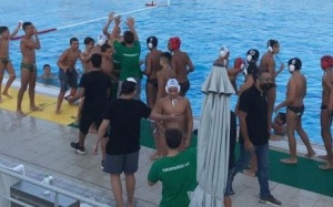 &Pi;&rho;&omega;&tau;&alpha;&theta;&lambda;&eta;&tau;έ&sigmaf; &omicron;&iota; &Mu;ί&nu;&iota; &Pi;&alpha;ί&delta;&epsilon;&sigmaf; &sigma;&tau;&omicron;&nu; &upsilon;&pi;&rsquo; &alpha;&rho;&iota;&theta;&mu;ό&nu; 1581&omicron; &tau;ί&tau;&lambda;&omicron;