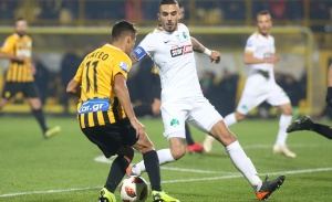 M&epsilon; 4-3-3 &omicron; &Pi;&alpha;&nu;&alpha;&theta;&eta;&nu;&alpha;ϊ&kappa;ό&sigmaf; &sigma;&tau;&omicron; &Eta;&rho;ά&kappa;&lambda;&epsilon;&iota;&omicron;