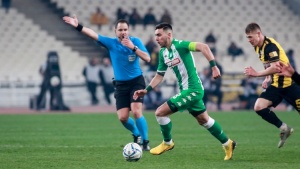 &Delta;ώ&nu;&eta;&sigmaf;: &laquo;&Kappa;&alpha;&theta;ί&sigma;&tau;&epsilon; &sigma;&pi;ί&tau;&iota;&alpha; &sigma;&alpha;&sigmaf;&raquo; (pic)
