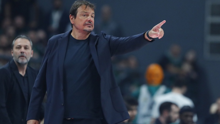 Ά&tau;&alpha;&mu;&alpha;&nu;: &laquo;&Eta; ά&phi;&iota;&xi;&eta; &tau;&omicron;&upsilon; &Phi;&alpha;&rho;ί&nu;&tau; &sigma;&tau;&eta;&nu; &omicron;&mu;ά&delta;&alpha; &mu;&alpha;&sigmaf; &xi;&epsilon;&kappa;&lambda;&epsilon;ί&delta;&omega;&sigma;&epsilon; &alpha;&mu;&upsilon;&nu;&tau;&iota;&kappa;ά &ndash; &Eta; &tau;&rho;ί&tau;&eta; &pi;&epsilon;&rho;ί&omicron;&delta;&omicron;&sigmaf; ή&tau;&alpha;&nu; &kappa;&alpha;&theta;&omicron;&rho;&iota;&sigma;&tau;&iota;&kappa;ή&raquo;