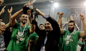 &Pi;&Alpha;&Epsilon; &gamma;&iota;&alpha; &beta;ό&lambda;&epsilon;ϋ: &laquo;&Mu;&alpha;&sigmaf; &kappa;ά&nu;&alpha;&tau;&epsilon; &upsilon;&pi;&epsilon;&rho;ή&phi;&alpha;&nu;&omicron;&upsilon;&sigmaf;&raquo; (pic)