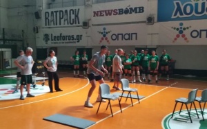 &Omicron; &Pi;&epsilon;&lambda;&epsilon;&kappa;&omicron;ύ&delta;&alpha;&sigmaf; &sigma;&tau;&omicron; &laquo;&pi;&rho;ά&sigma;&iota;&nu;&omicron;&raquo; camp