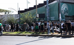 &Pi;&lambda;ή&theta;&omicron;&sigmaf; &kappa;ό&sigma;&mu;&omicron;&upsilon; &sigma;&tau;&omicron; &laquo;&pi;&rho;ά&sigma;&iota;&nu;&omicron;&raquo; &sigma;&upsilon;&lambda;&lambda;&alpha;&lambda;&eta;&tau;ή&rho;&iota;&omicron; (pics)