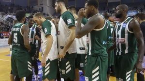 &Alpha;&upsilon;&tau;&omicron;ί &sigma;&phi;&upsilon;&rho;ί&zeta;&omicron;&upsilon;&nu; &sigma;&tau;&omicron; &Rho;&epsilon;ά&lambda; &Mu;&alpha;&delta;&rho;ί&tau;&eta;&sigmaf;-&Pi;&alpha;&nu;&alpha;&theta;&eta;&nu;&alpha;ϊ&kappa;ό&sigmaf; (pic)