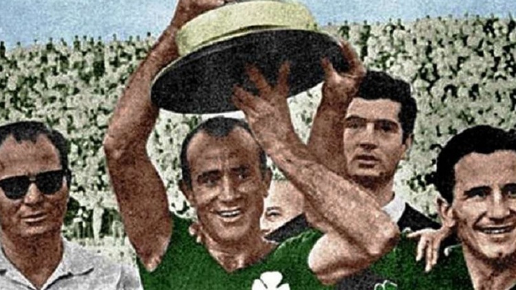 &Tau;&omicron; 1967 &eta; 12&eta; &pi;&iota;&omicron; &pi;&alpha;&rho;&alpha;&gamma;&omega;&gamma;&iota;&kappa;ή &sigma;&epsilon;&zeta;ό&nu; &tau;&omicron;&upsilon; &Pi;&alpha;&nu;&alpha;&theta;&eta;&nu;&alpha;ϊ&kappa;&omicron;ύ &sigma;&epsilon; &tau;ί&tau;&lambda;&omicron;&upsilon;&sigmaf;