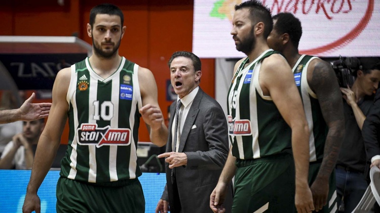 &Pi;&iota;&tau;ί&nu;&omicron; &gamma;&iota;&alpha; &Pi;&alpha;&pi;&alpha;&pi;έ&tau;&rho;&omicron;&upsilon;: &laquo;&Tau;&upsilon;&chi;&epsilon;&rho;ό&sigmaf; &pi;&omicron;&upsilon; &pi;έ&rho;&alpha;&sigma;&alpha; &mu;&alpha;&zeta;ί &tau;&omicron;&upsilon; &delta;ύ&omicron; &chi;&rho;ό&nu;&iota;&alpha;&raquo;