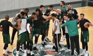 &Pi;ά&nu;&omicron;&pi;&lambda;&omicron;&sigmaf; &kappa;ό&nu;&tau;&rho;&alpha; &sigma;&tau;&eta; &Zeta;&alpha;&lambda;&gamma;&kappa;ί&rho;&iota;&sigmaf; &omicron; &Pi;&alpha;&nu;&alpha;&theta;&eta;&nu;&alpha;ϊ&kappa;ό&sigmaf;