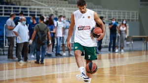 &Pi;&alpha;&pi;&alpha;&pi;έ&tau;&rho;&omicron;&upsilon;: &laquo;&Nu;&iota;ώ&theta;&omega; &pi;&omicron;&lambda;ύ &kappa;&alpha;&lambda;ά &omega;&sigmaf; &alpha;&rho;&chi;&eta;&gamma;ό&sigmaf;&raquo; (vid)
