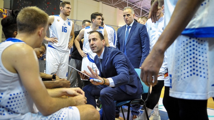 &Sigma;&tau;&omicron; &pi;&rho;&omicron;&pi;&omicron;&nu;&eta;&tau;&iota;&kappa;ό &epsilon;&pi;&iota;&tau;&epsilon;&lambda;&epsilon;ί&omicron; &tau;&omicron;&upsilon; &Pi;&rho;ί&phi;&tau;&eta; &omicron; &Iota;&sigma;ί&delta;&omega;&rho;&omicron;&sigmaf; &Kappa;&omicron;&upsilon;&tau;&sigma;ό&sigmaf;