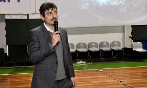 &laquo;&Delta;&epsilon;&nu; &nu;&omicron;&epsilon;ί&tau;&alpha;&iota; &kappa;&alpha;&nu;έ&nu;&alpha;&sigmaf; &nu;&alpha; &kappa;&omicron;&rho;&omicron;ϊ&delta;&epsilon;ύ&epsilon;&iota; &tau;&omicron;&nu; &kappa;ό&sigma;&mu;&omicron; &tau;&omicron;&upsilon; &Pi;&alpha;&nu;&alpha;&theta;&eta;&nu;&alpha;ϊ&kappa;&omicron;ύ. &Omicron;ύ&tau;&epsilon; &omicron; &Pi;&rho;&omega;&theta;&upsilon;&pi;&omicron;&upsilon;&rho;&gamma;ό&sigmaf; &omicron; ί&delta;&iota;&omicron;&sigmaf;...&raquo;