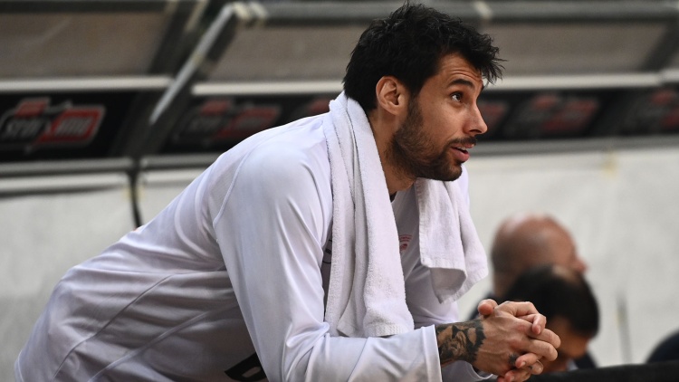 &Pi;&rho;ί&nu;&tau;&epsilon;&zeta;&eta;&sigmaf;: &laquo;Έ&lambda;&alpha; &rho;&epsilon; &tau;&rho;&iota;&phi;&upsilon;&lambda;&lambda;ά&rho;&alpha;, έ&chi;&epsilon;&tau;&epsilon; &pi;&rho;&omega;&tau;ά&theta;&lambda;&eta;&mu;&alpha;;&raquo; (pic)