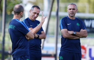 &Delta;ώ&nu;&eta;&sigmaf;: &laquo;&Epsilon;ί&mu;&alpha;&iota; &alpha;&rho;&kappa;&epsilon;&tau;ά &epsilon;&upsilon;&chi;&alpha;&rho;&iota;&sigma;&tau;&eta;&mu;έ&nu;&omicron;&sigmaf;&raquo;