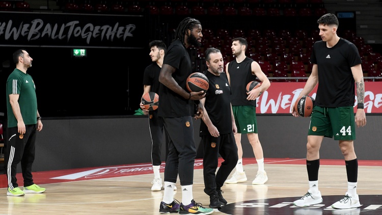 &Mu;&epsilon; &Sigma;&epsilon;&rho;έ&lambda;&eta; &eta; &pi;&rho;&omicron;&pi;ό&nu;&eta;&sigma;&eta; &tau;&omicron;&upsilon; &Pi;&alpha;&nu;&alpha;&theta;&eta;&nu;&alpha;ϊ&kappa;&omicron;ύ - &Sigma;&tau;&omicron; &phi;&iota;&lambda;&iota;&kappa;ό &gamma;&iota;&alpha; &tau;&omicron;&nu; &Nu;&tau;&rho;ά&zeta;&epsilon;&nu; &omicron; Ά&tau;&alpha;&mu;&alpha;&nu;