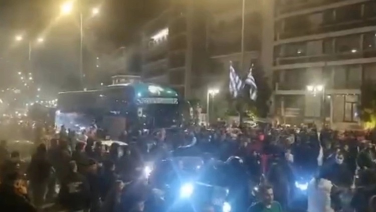 &Upsilon;&pi;&omicron;&delta;&omicron;&chi;ή &sigma;&tau;&eta;&nu; &alpha;&pi;&omicron;&sigma;&tau;&omicron;&lambda;ή &tau;&omicron;&upsilon; &Pi;&alpha;&nu;&alpha;&theta;&eta;&nu;&alpha;ϊ&kappa;&omicron;ύ &alpha;&pi;ό 1.000 &omicron;&pi;&alpha;&delta;&omicron;ύ&sigmaf; (vid)