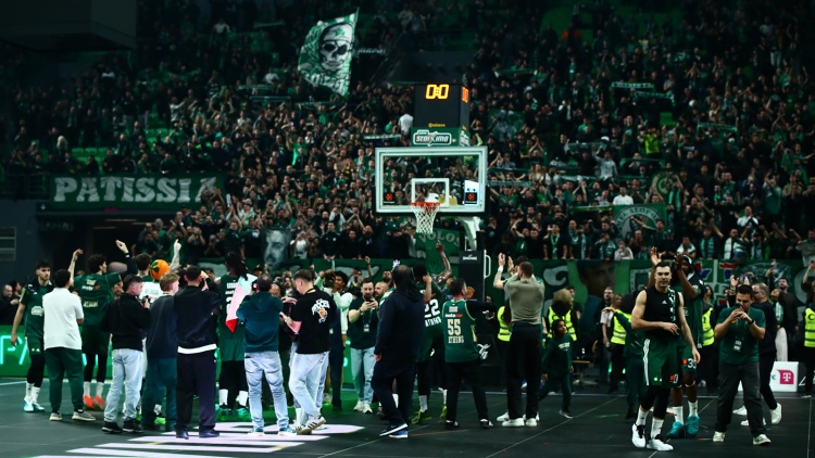 &Pi;&alpha;&nu;&alpha;&theta;&eta;&nu;&alpha;ϊ&kappa;ό&sigmaf;-&Alpha;&nu;&alpha;&nu;&tau;&omicron;&lambda;&omicron;ύ &Epsilon;&phi;έ&sigmaf;: Sold out &sigma;&chi;&epsilon;&delta;ό&nu; έ&nu;&alpha;&nu; &mu;ή&nu;&alpha; &pi;&rho;&iota;&nu; &tau;&omicron; &tau;&zeta;ά&mu;&pi;&omicron;&lambda;