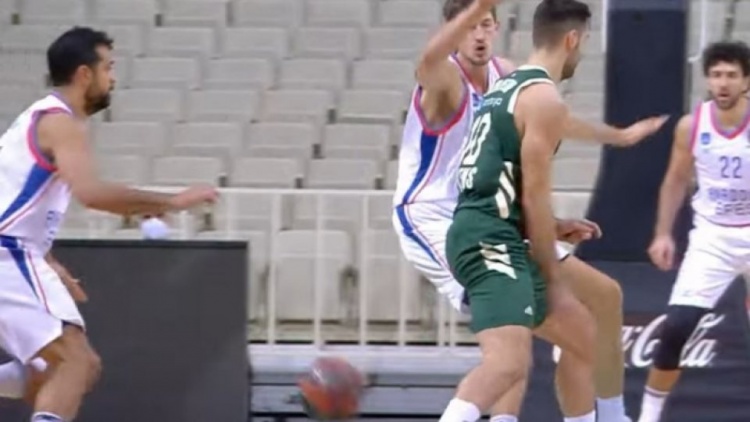 &Mu;&epsilon; &Pi;&alpha;&pi;&alpha;&pi;έ&tau;&rho;&omicron;&upsilon; &omicron;&iota; &kappa;&alpha;&lambda;ύ&tau;&epsilon;&rho;&epsilon;&sigmaf; &alpha;&sigma;ί&sigma;&tau; &tau;&eta;&sigmaf; Euroleague (vid)