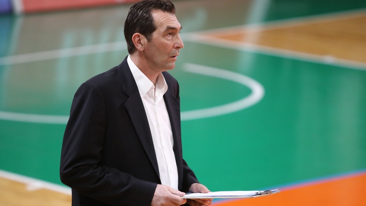 &Delta;. &Alpha;&nu;&delta;&rho;&epsilon;ό&pi;&omicron;&upsilon;&lambda;&omicron;&sigmaf;: &laquo;Ό&lambda;&alpha; &tau;&alpha; &pi;&alpha;&iota;&chi;&nu;ί&delta;&iota;&alpha; &epsilon;ί&nu;&alpha;&iota; &tau;&epsilon;&lambda;&iota;&kappa;&omicron;ί&raquo;