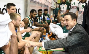 &Pi;&iota;&tau;ί&nu;&omicron;: &laquo;Έ&tau;&omicron;&iota;&mu;&omicron;&iota; &mu;&epsilon; &Gamma;&kappa;&rho;&alpha;&nu; &Kappa;&alpha;&nu;ά&rho;&iota;&alpha; &omicron;&iota; &Pi;&alpha;&pi;&alpha;&pi;έ&tau;&rho;&omicron;&upsilon; &kappa;&alpha;&iota; &Tau;ό&mu;&alpha;&sigmaf;, &delta;&epsilon;&nu; &xi;έ&rho;&omega; &gamma;&iota;&alpha; &Kappa;&alpha;&lambda;ά&theta;&eta;&raquo;