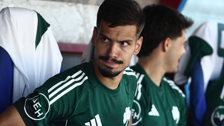 &Mu;&epsilon; &Pi;ά&nu;&tau;&omicron;&beta;&iota;&tau;&sigmaf; &alpha;&nu;&tau;ί &Nu;&tau;έ&sigma;&epsilon;&rho;&sigmaf; &sigma;&tau;&eta; &lambda;ί&sigma;&tau;&alpha; &tau;&eta;&sigmaf; UEFA o &Pi;&alpha;&nu;&alpha;&theta;&eta;&nu;&alpha;ϊ&kappa;ό&sigmaf;