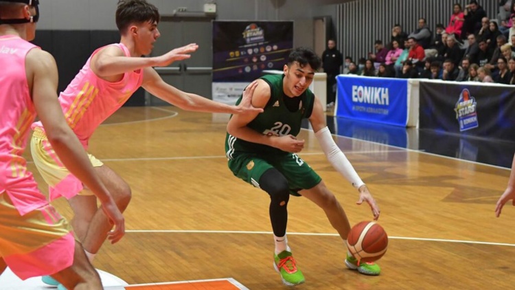Rising Stars: Ή&tau;&tau;&alpha; &tau;&omicron;&upsilon; &Pi;&alpha;&nu;&alpha;&theta;&eta;&nu;&alpha;ϊ&kappa;&omicron;ύ &sigma;&tau;&omicron;&nu; &tau;&epsilon;&lambda;&iota;&kappa;ό (vid)