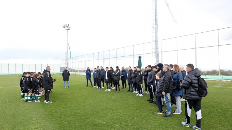 &Pi;&Alpha;&Epsilon; &Pi;&alpha;&nu;&alpha;&theta;&eta;&nu;&alpha;ϊ&kappa;ό&sigmaf;: &Pi;&rho;ώ&tau;&omicron; &sigma;&upsilon;&nu;έ&delta;&rho;&iota;&omicron; &gamma;&iota;&alpha; &tau;&omicron; PAO FC Academies