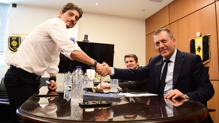 KAE &Pi;&alpha;&nu;&alpha;&theta;&eta;&nu;&alpha;ϊ&kappa;ό&sigmaf;: &laquo;&Omicron; &Gamma;&iota;&alpha;&nu;&nu;&alpha;&kappa;ό&pi;&omicron;&upsilon;&lambda;&omicron;&sigmaf; &upsilon;&pi;έ&gamma;&rho;&alpha;&psi;&epsilon; &tau;&eta;&nu; &kappa;&omicron;&iota;&nu;ή &delta;ή&lambda;&omega;&sigma;&eta;, &psi;&epsilon;&upsilon;&delta;ή &tau;&alpha; &delta;&eta;&mu;&omicron;&sigma;&iota;&epsilon;ύ&mu;&alpha;&tau;&alpha; &pi;&omicron;&upsilon; &lambda;έ&nu;&epsilon; &tau;&omicron; &alpha;&nu;&tau;ί&theta;&epsilon;&tau;&omicron;&raquo;