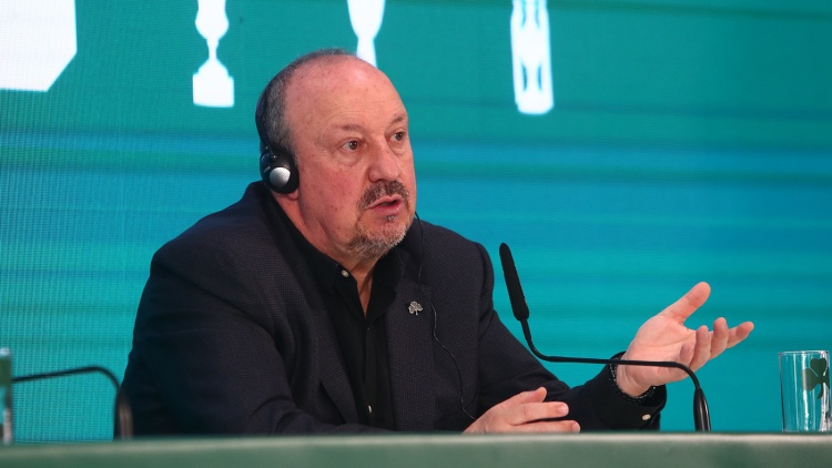 &Mu;&pi;&epsilon;&nu;ί&tau;&epsilon;&theta;: &laquo;&Epsilon;&gamma;&gamma;&upsilon;ώ&mu;&alpha;&iota; &alpha;&nu;&tau;&alpha;&gamma;&omega;&nu;&iota;&sigma;&mu;ό, &pi;&rho;&omicron;&sigma;&pi;ά&theta;&epsilon;&iota;&alpha; &kappa;&alpha;&iota; &epsilon;&xi;έ&lambda;&iota;&xi;&eta; &ndash; Ό&lambda;&omicron;&iota;, &alpha;&kappa;ό&mu;&alpha; &kappa;&alpha;&iota; &omicron;&iota; &delta;&eta;&mu;&omicron;&sigma;&iota;&omicron;&gamma;&rho;ά&phi;&omicron;&iota; &pi;&rho;έ&pi;&epsilon;&iota; &nu;&alpha; &epsilon;&rho;&gamma;&alpha;&sigma;&tau;&omicron;ύ&mu;&epsilon; &gamma;&iota;&alpha; &tau;&omicron; &kappa;&alpha;&lambda;ό &tau;&eta;&sigmaf; &omicron;&mu;ά&delta;&alpha;&sigmaf;&raquo;
