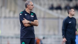 &Alpha;&gamma;&gamma;&epsilon;&lambda;ί&nu;&alpha;&sigmaf;: &laquo;&Theta;&alpha; &pi;&alpha;ί&xi;&omicron;&upsilon;&nu; ό&sigma;&omicron;&iota; &epsilon;ί&nu;&alpha;&iota; έ&tau;&omicron;&iota;&mu;&omicron;&iota;&raquo;