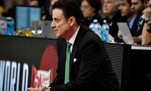 &Pi;&iota;&tau;ί&nu;&omicron;: &laquo;&Mu;&alpha;&zeta;ί &tau;&omicron;&upsilon;&sigmaf; &mu;έ&chi;&rho;&iota; &tau;&omicron; &tau;έ&lambda;&omicron;&sigmaf;. GO PAO&raquo; (pic)