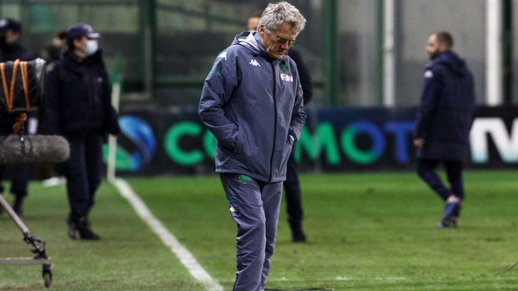 &Mu;&pi;ό&lambda;&omicron;&nu;&iota;: &laquo;&Tau;&omicron; &chi;&alpha;&sigma;&tau;&omicron;ύ&kappa;&iota; &pi;&omicron;&upsilon; &delta;&epsilon;&chi;&theta;ή&kappa;&alpha;&mu;&epsilon; &mu;&alpha;&sigmaf; &pi;ό&nu;&epsilon;&sigma;&epsilon; &pi;&omicron;&lambda;ύ, &pi;&rho;έ&pi;&epsilon;&iota; &nu;&alpha; &alpha;&nu;&tau;&iota;&delta;&rho;ά&sigma;&omicron;&upsilon;&mu;&epsilon;&raquo;