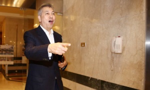 &Xi;&alpha;&nu;ά &sigma;&tau;&eta;&nu; &Alpha;&theta;ή&nu;&alpha; &omicron; &Pi;&iota;&epsilon;&mu;&pi;&omicron;&nu;&gamma;&kappa;&sigma;ά&nu;&tau;