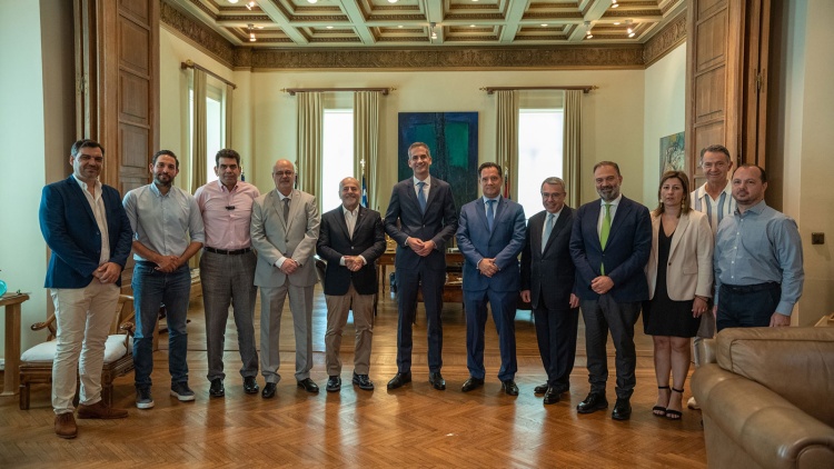 &Tau;&omicron; &pi;&epsilon;&rho;&iota;&epsilon;&chi;ό&mu;&epsilon;&nu;&omicron; &tau;&omega;&nu; &sigma;&upsilon;&mu;&beta;ά&sigma;&epsilon;&omega;&nu; &gamma;&iota;&alpha; &tau;&eta; &Delta;&iota;&pi;&lambda;ή &Alpha;&nu;ά&pi;&lambda;&alpha;&sigma;&eta;